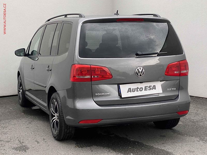 Volkswagen Touran (2015) 2.0 TDi, 1.maj,ČR, LED - fotka 6 z 17