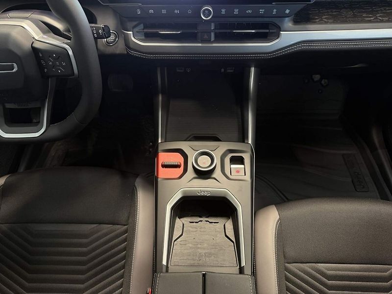 Jeep Compass (2026) First Edition e-Hybrid 145k eD - fotka 16 z 25