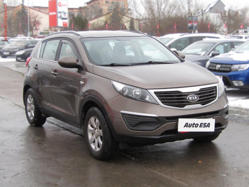 Kia Sportage (2010) 2.0 CRDi 4x4, ČR, AC, park - fotografie inzerátu