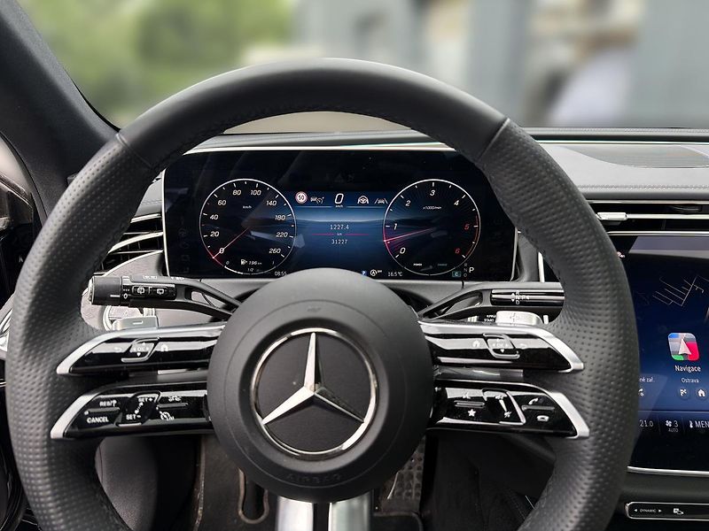 Mercedes-Benz Třídy E E 450d 4M kombi - fotka 10 z 16