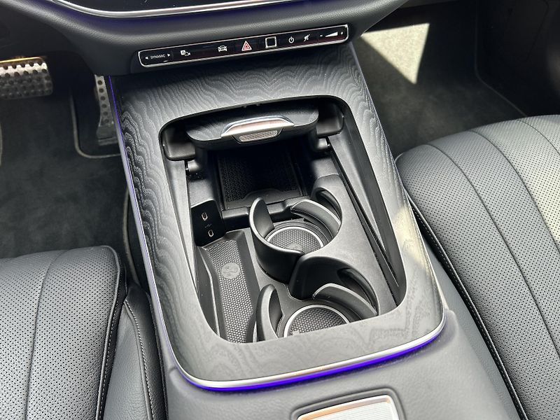 Mercedes-Benz Třídy E E 220d 4Matic AMG - fotka 24 z 28