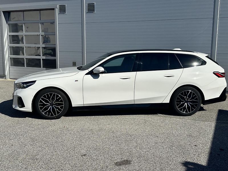 BMW Řada 5 520d Touring - fotka 3 z 16