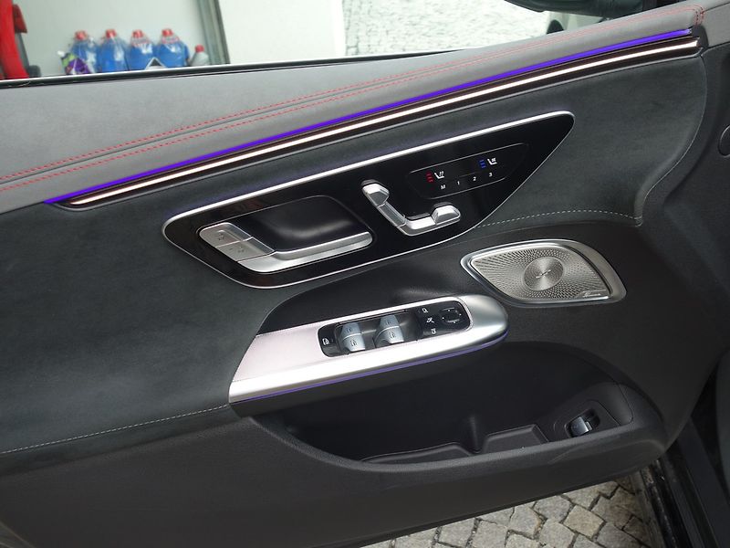 Mercedes-Benz EQE (2024) 350*4M*AMG*PAN*HYPERSCREEN*TOP - fotka 43 z 50