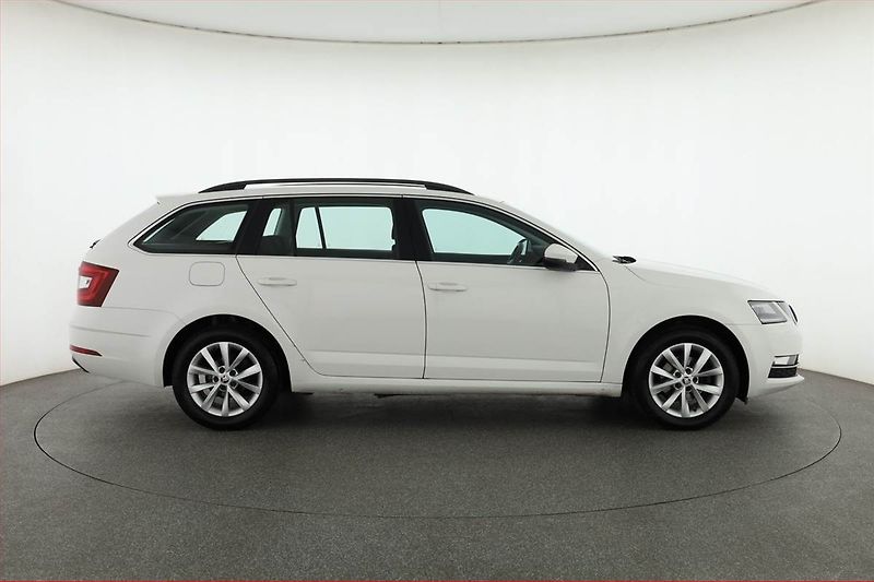 Škoda Octavia (2018) Style 1.6 TDI, Tempomat - fotka 6 z 20