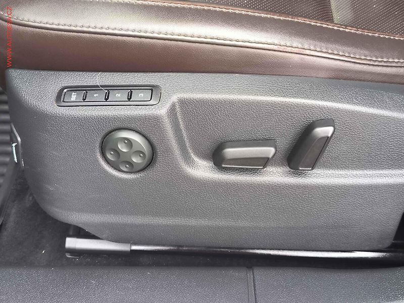 Škoda Superb (2014) 2.0 TDi 4x4, 1.maj,ČR, L&K - fotka 11 z 22