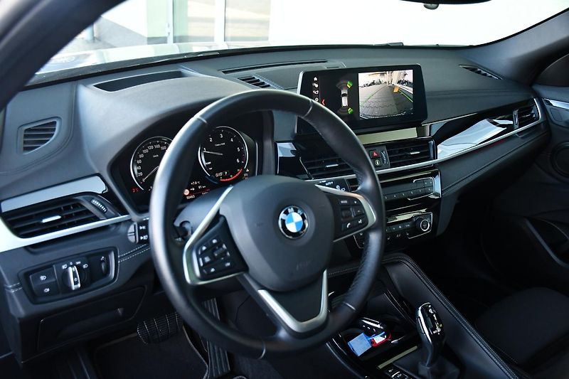 BMW X2 xDrive20d TAŽNÉ ČR PANO 1M HUD - fotka 15 z 38