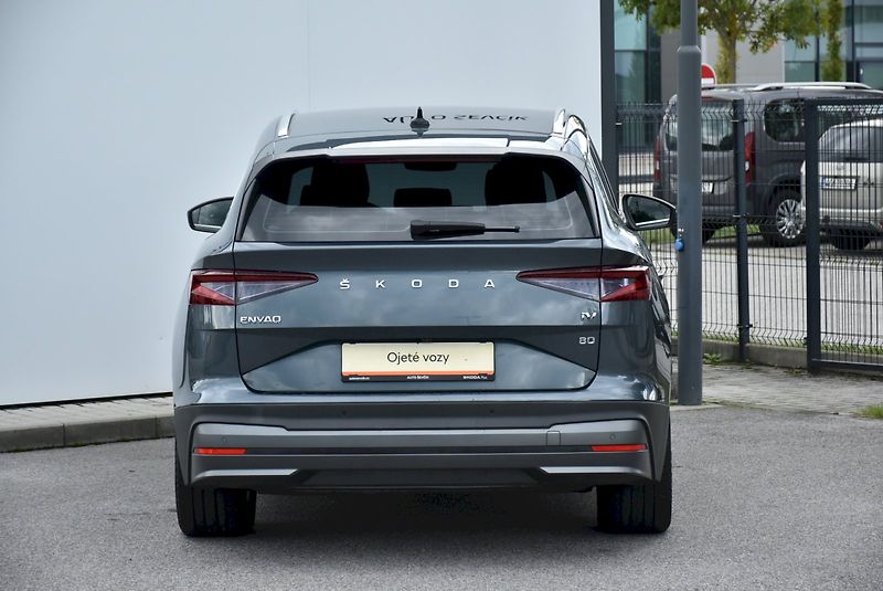 Škoda Enyaq (2021) 80  82 kWh  1  50 kW      1° p - fotka 10 z 24