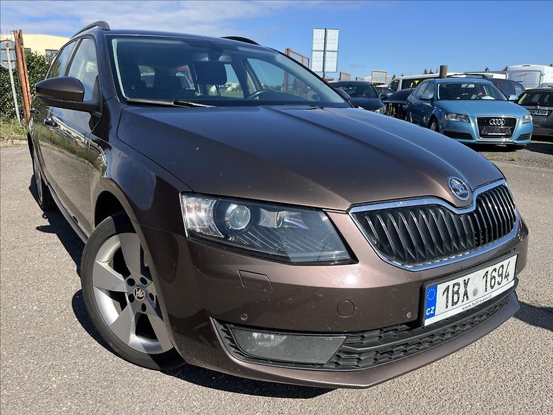 Škoda Octavia 2,0 TDi STYLE ROZVODY SERVIS - fotka 44 z 46