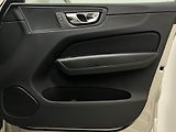 Volvo XC60 D4 AWD MOMENTUM AUT CZ - náhled 39
