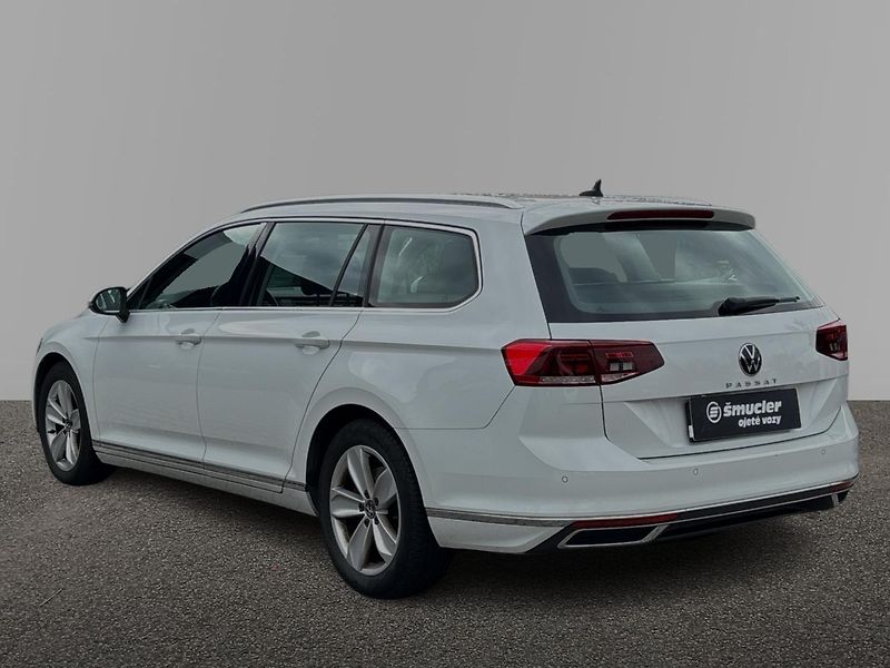 Volkswagen Passat ELEGANCE - fotka 2 z 4