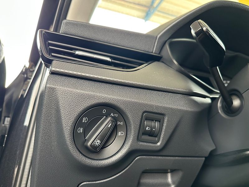 Škoda Scala (2023) 1.0TSi APP, LED, VÝHŘEV SED. - fotka 12 z 14