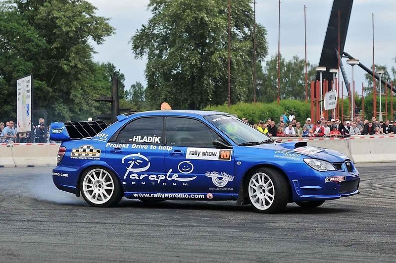 Jiří Hladík se svým zbrusu novým vozem Renault Clio Rally5 Phase II.