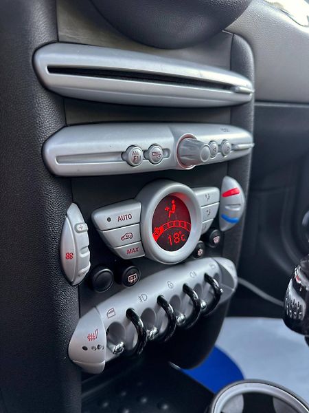 Mini Cooper (2010)  1.6D 50 CAMDEN AUTOMAT VYBAVA - fotka 23 z 31