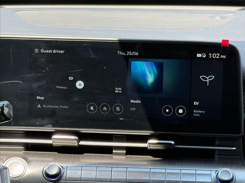 Hyundai Kona 0,0 EV CZECH EDITION 150KW - fotka 9 z 14