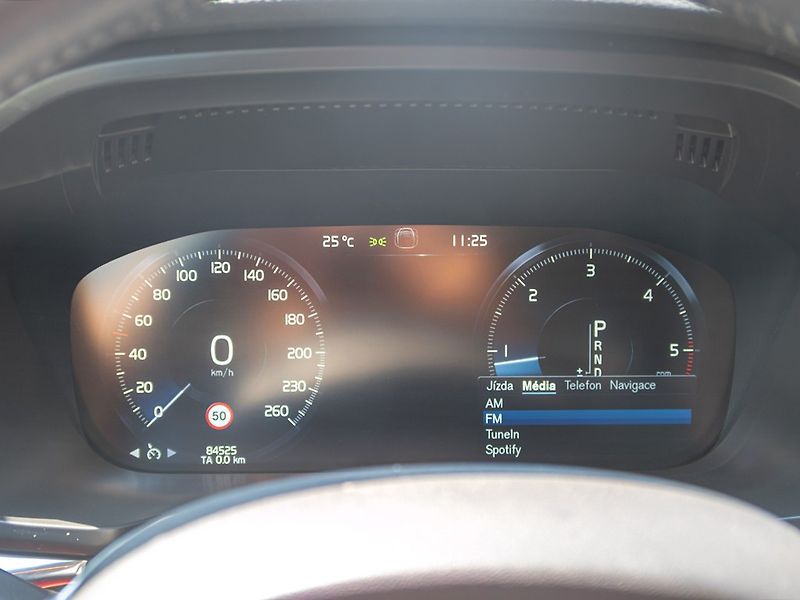 Volvo XC60 (2019) 2.0D 140KW mat – NAVI - fotka 21 z 51