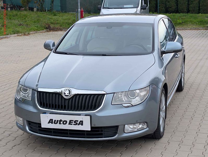 Škoda Superb (2009) 2.0 TDi, Elegance, DSG - fotka 3 z 21