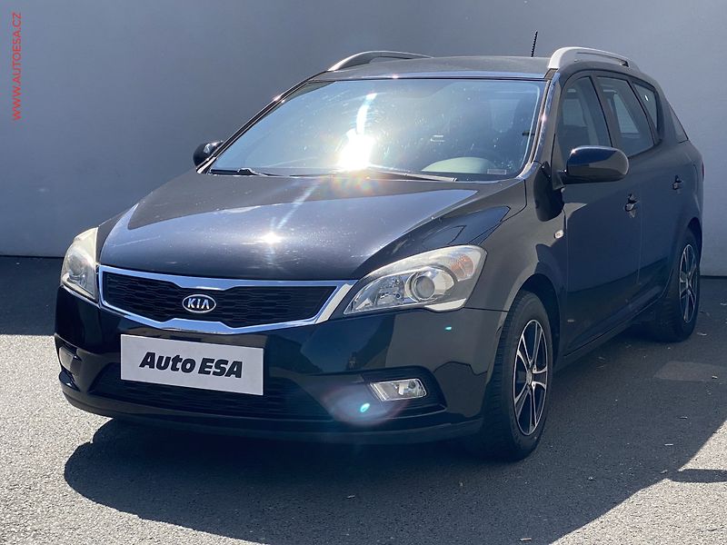 Kia Ceed (2010) 1.4CVVT, Vision, TZ, výhřev - fotka 3 z 16