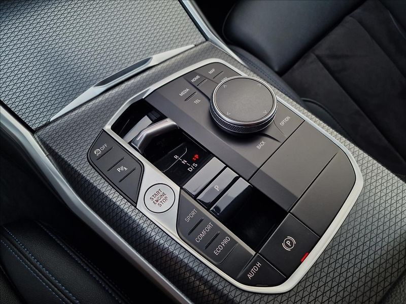 BMW Řada 3 320d xDrive M-Sport,ČR,1.Maj. - fotka 35 z 50