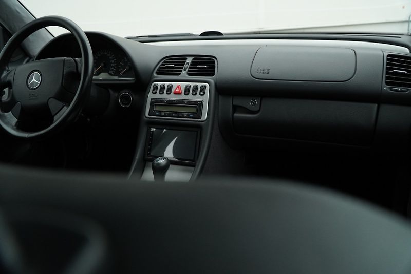 Mercedes-Benz CLK 430 V8 AMG orig. - fotka 14 z 37
