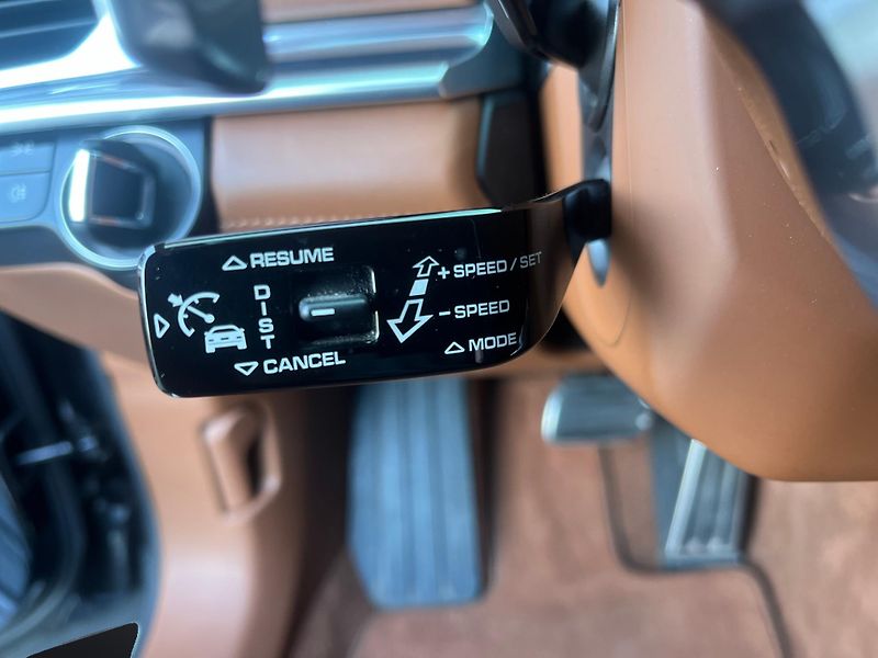 Porsche Panamera Turbo - fotka 28 z 30