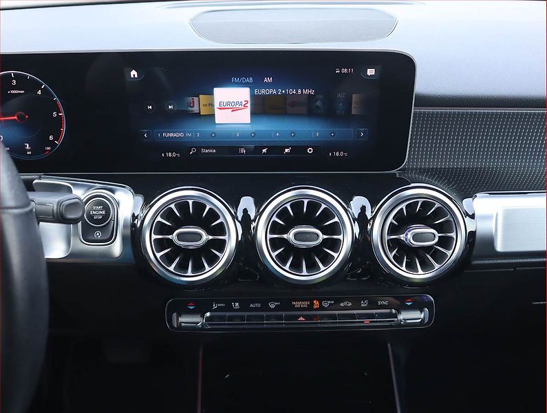 Mercedes-Benz GLB (2021) 200 d - fotka 12 z 28