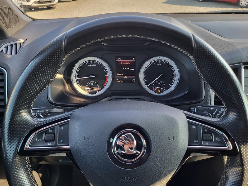Škoda Karoq 2.0 TDi DSG 4x4 SPORTLINE - fotka 10 z 47