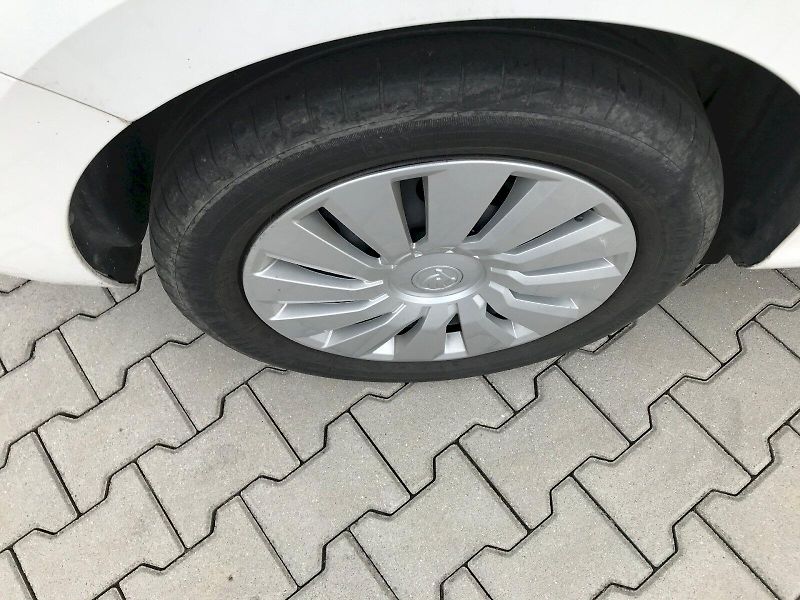 Škoda Scala (2023) AMB TS 110/1.5 M6F - fotka 12 z 25