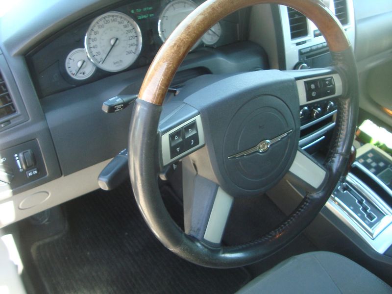 Chrysler 300C (2007) 3,0 CRD - fotka 13 z 18