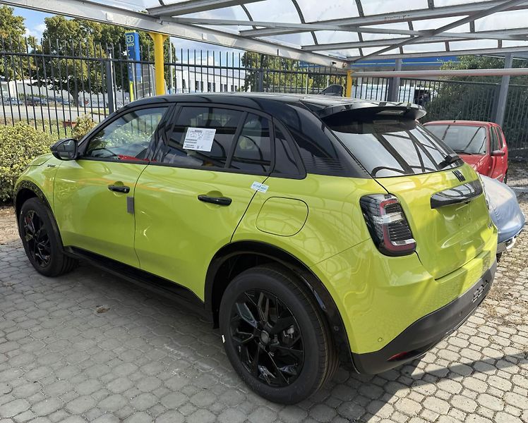 Fiat 600 (2026) Hybrid Sport Hybrid Turbo 145k - fotka 5 z 7