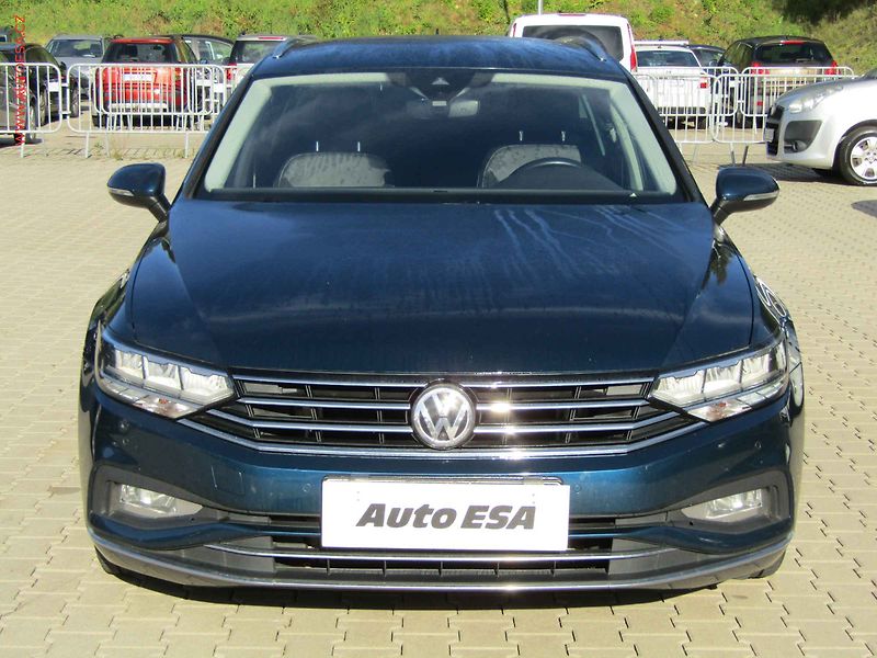 Volkswagen Passat (2020) 2.0TDI, ČR, LED, navi - fotka 2 z 18
