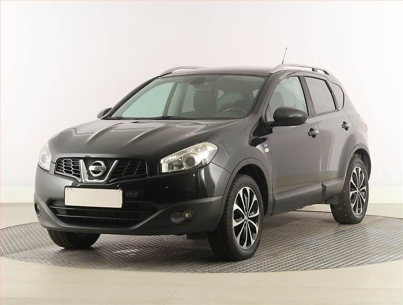 Nissan Qashqai (2011) 1.5 dCi, Navi, Tempomat - fotka 2 z 19
