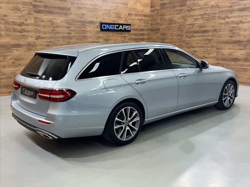 Mercedes-Benz Třídy E 400d AIRMATIC 4MATIC LED - fotka 3 z 27