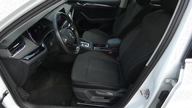 Škoda Octavia 2,0 TDI Style 110 kW - fotka 18 z 22