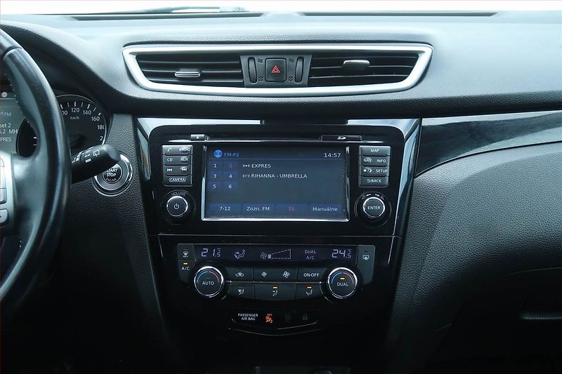 Nissan Qashqai (2016) 1.2 DIG-T, Serv.kniha, Navi - fotka 12 z 23