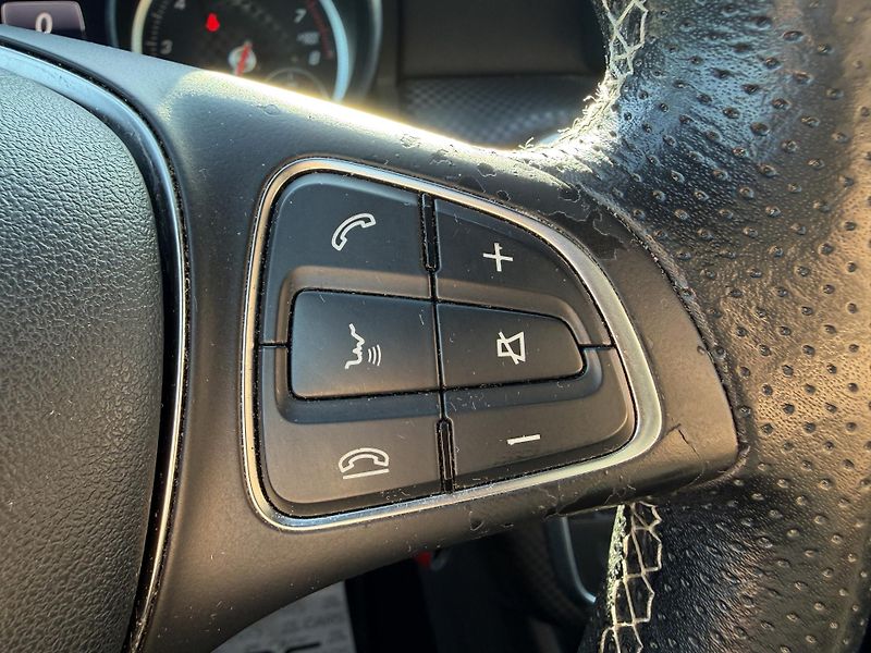 Mercedes-Benz Třídy A 180i SPORT LED NAVI SERVISKA - fotka 19 z 37