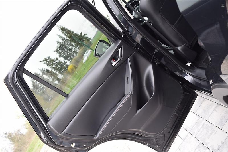 Mazda CX-5 2,0 i 118KW 4X4 AUTOMAT KŮŽE - fotka 29 z 54