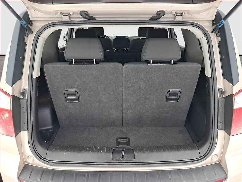 Chevrolet Orlando (2012) 2.0 VCDi, 7 míst, Serv.kniha - fotka 16 z 18