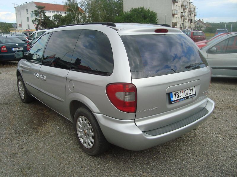 Chrysler Voyager (2002) 2,5CRD - fotka 4 z 14