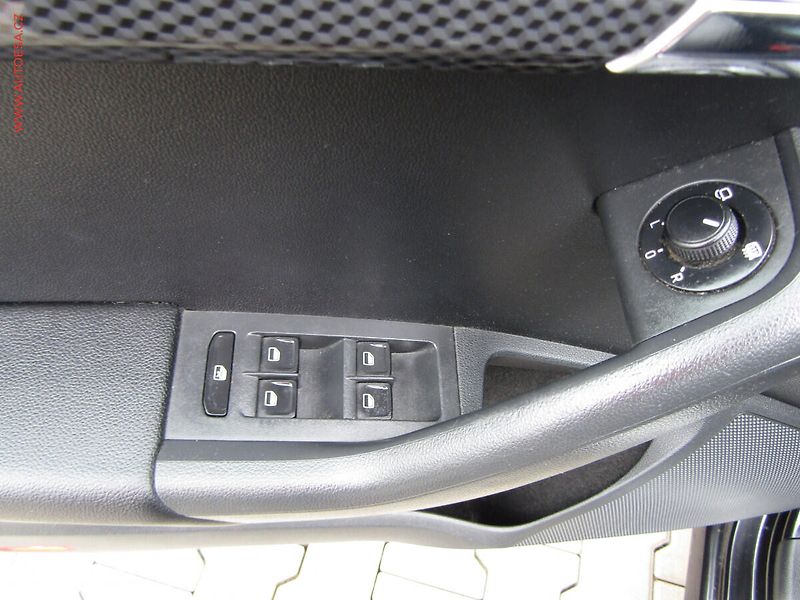 Škoda Octavia (2014) 2.0 TDi, RS, DSG - fotka 11 z 18