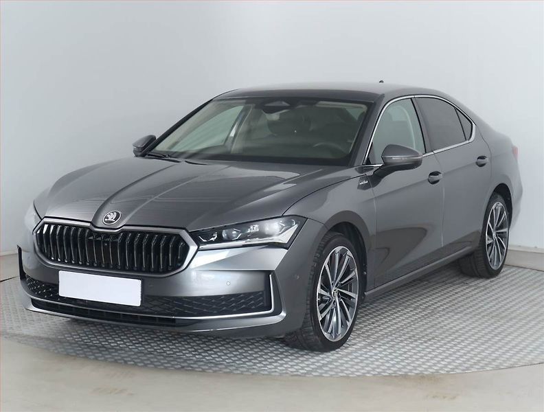 Škoda Superb (2024) 2.0 TDI - fotka 2 z 18