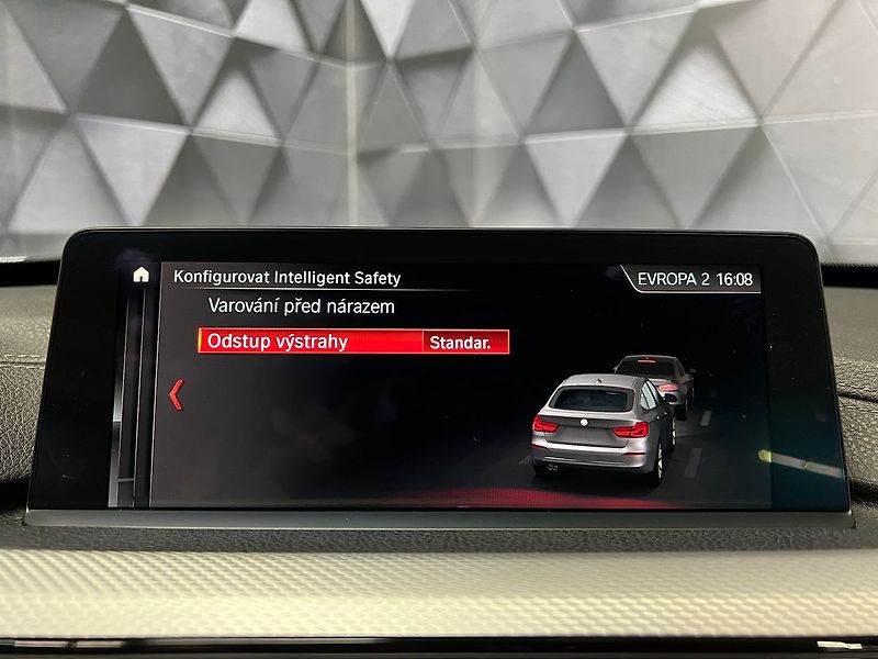 BMW Řada 3 320d GT xDrive M-PAKET - fotka 16 z 26
