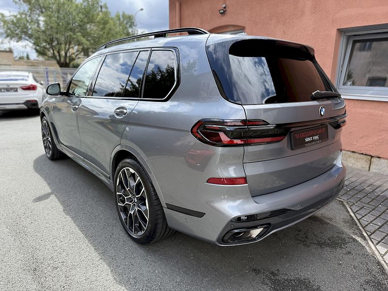 BMW X7 xDrive40d M-PRO Indiv. FULL - fotka 3 z 56