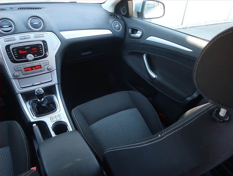 Ford Mondeo (2010) 2.0 TDCi, Serv.kniha, nová STK - fotka 8 z 18