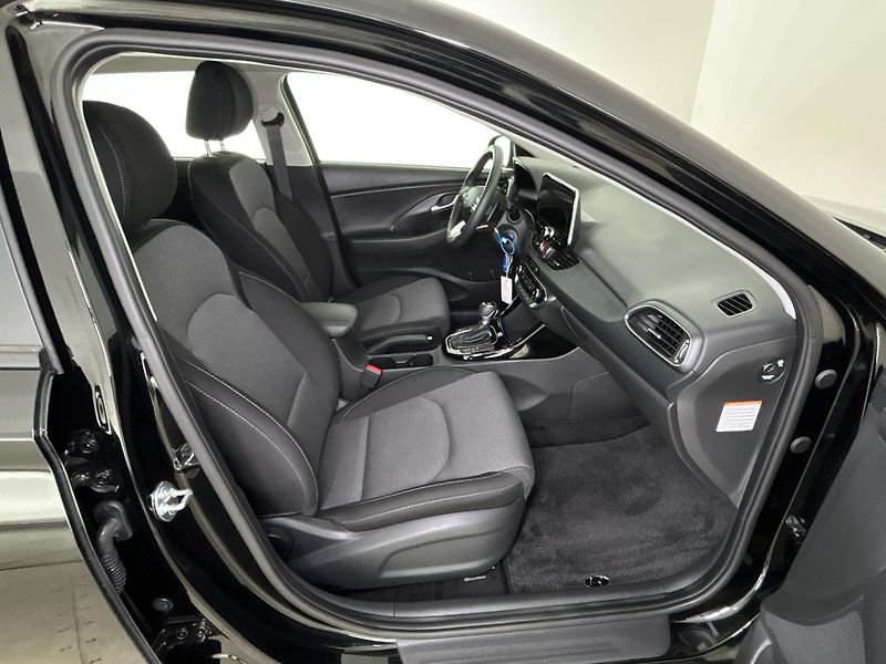 Hyundai i30 Smart DCT - fotka 9 z 26