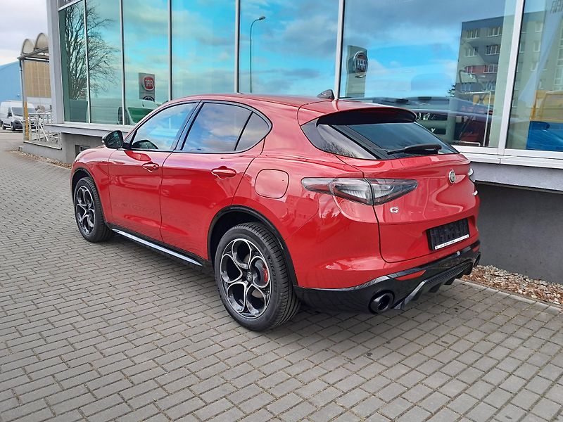 Alfa Romeo Stelvio (2026) Veloce 4x4 2,0 280PS - fotka 4 z 38