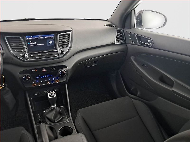 Hyundai Tucson (2018) Trikolor 1.7 CRDi, ČR,1.maj - fotka 8 z 18