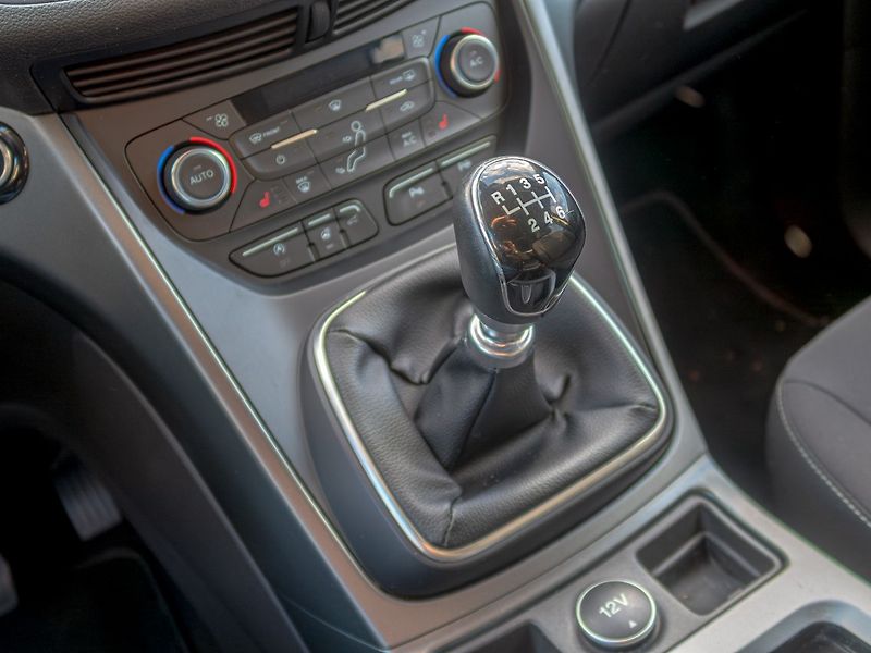 Ford Kuga (2019) 1.5T 110KW – PLNÝ SERVIS! - fotka 27 z 54