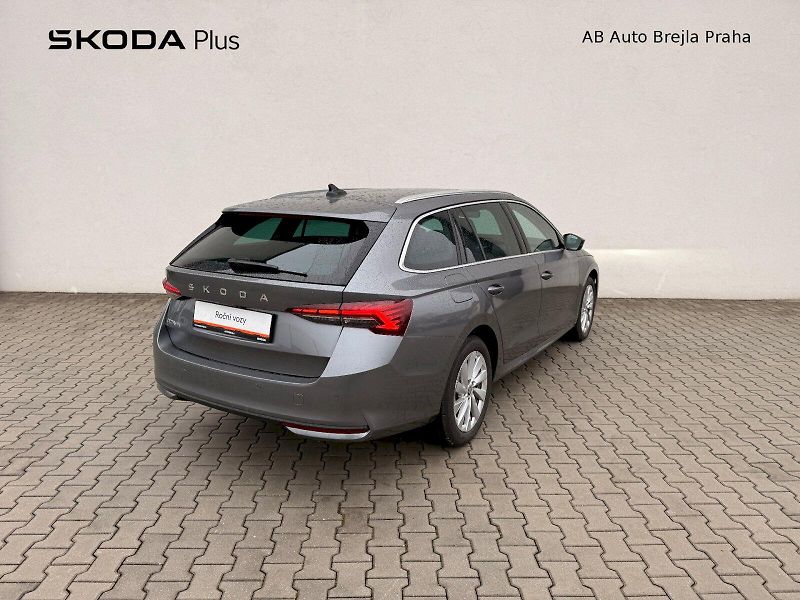 Škoda Octavia (2025) OCT.COMBI TOP SELECTION 1,5 TS - fotka 2 z 25