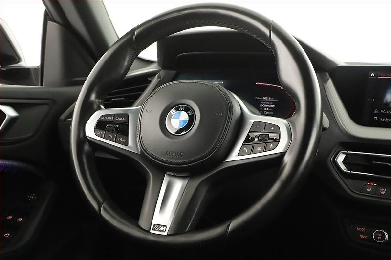 BMW Řada 2 (2021) Sport Line 218d - fotka 19 z 20