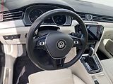 Volkswagen Passat (2018) 2.0 TDi, ČR, Highline, DSG - náhled 13